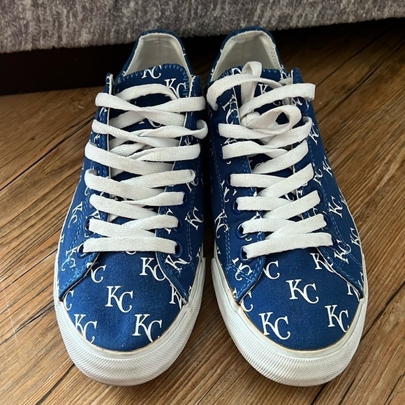 Kansas City Royals Row One Logo Lace Up Shoes - Picture 3 of 8